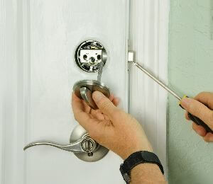 Total locksmith service 24/7 for Bacliff, Texas